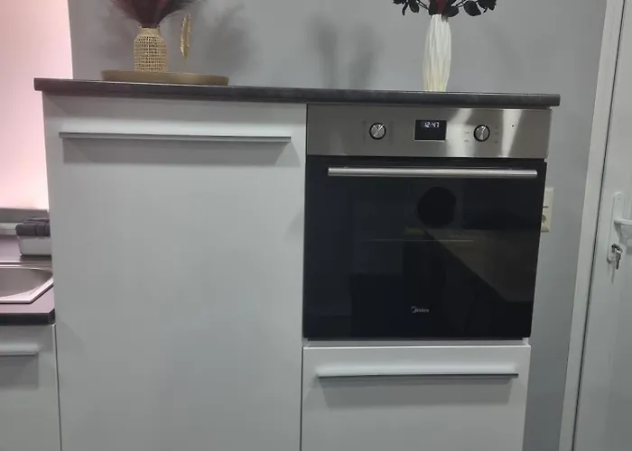 Versteckte Haus Im Haus Hostel *