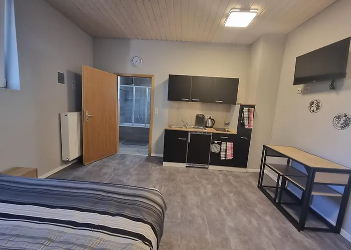 Versteckte Haus Im Haus * Rauschenberg